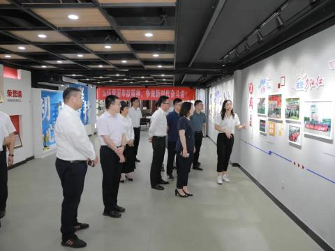 团省委副书记张迎春来BBIN宝盈集团集团调研共青团事情