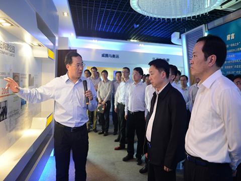 镇江市委书记夏锦文莅临BBIN宝盈集团股份视察