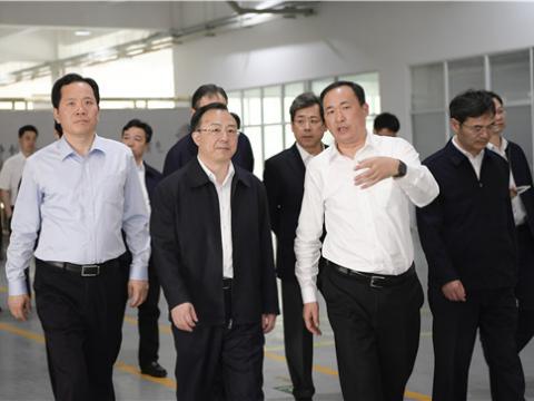 江苏省省长吴政隆莅临BBIN宝盈集团集团走访调研